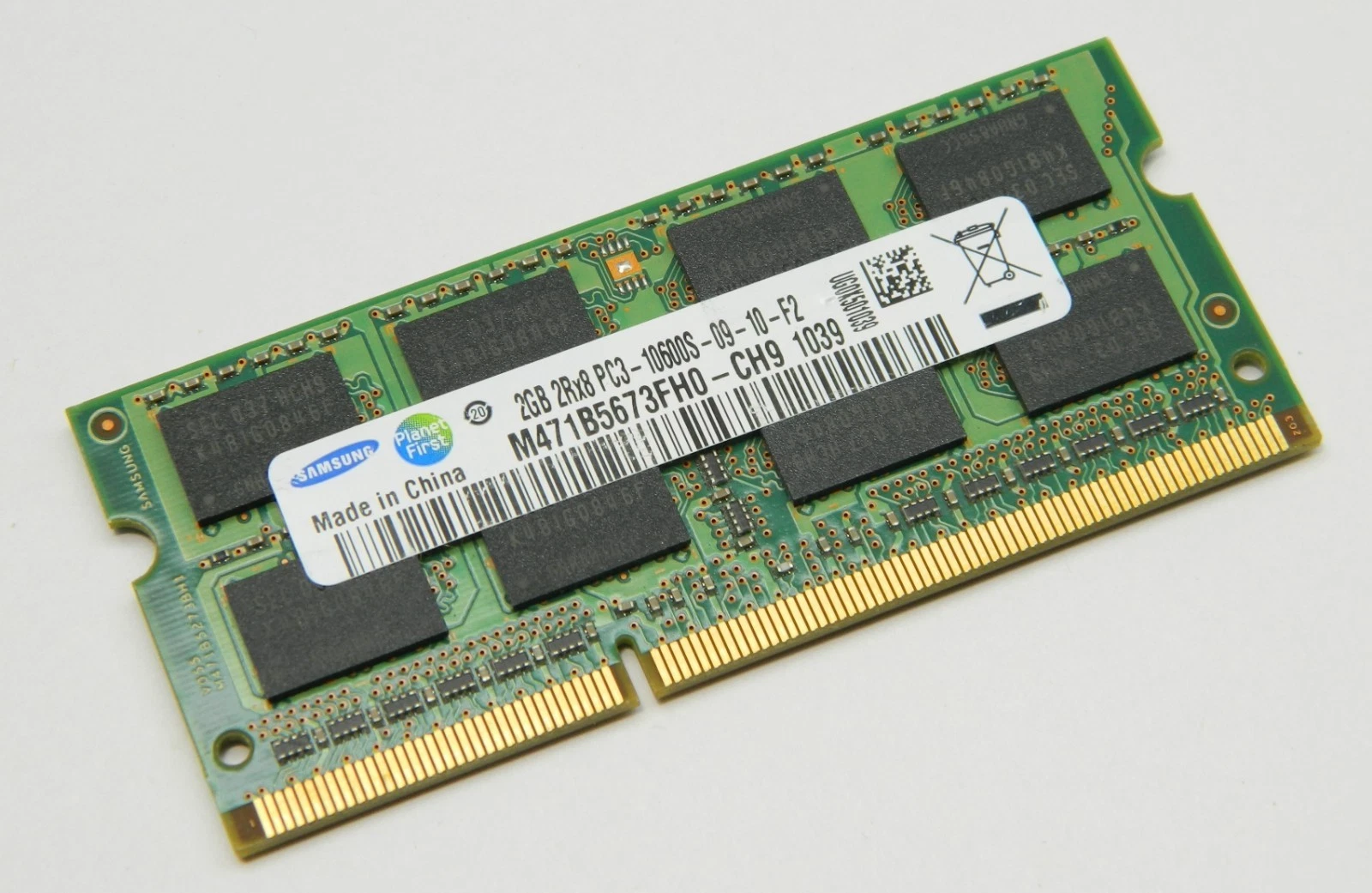 Memoria para portátil SAMSUNG 2GB RAM 2RX8 PC3-10600S